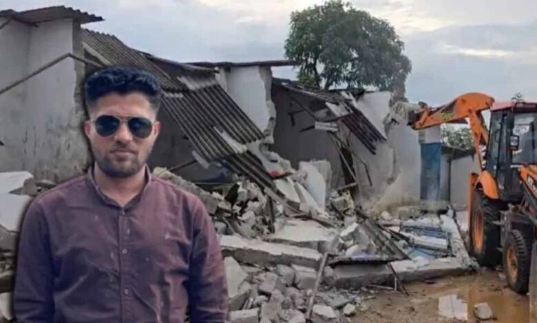 पत्रकार मुकेश चंद्रकार हत्याकांड में कड़ा एक्शन, प्रशासन ने आरोपित ठिकानों पर चलवाया बुलडोजर पत्रकार मुकेश चंद्रकार हत्याकांड में कड़ा एक्शन, प्रशासन ने आरोपित ठिकानों पर चलवाया बुलडोजर