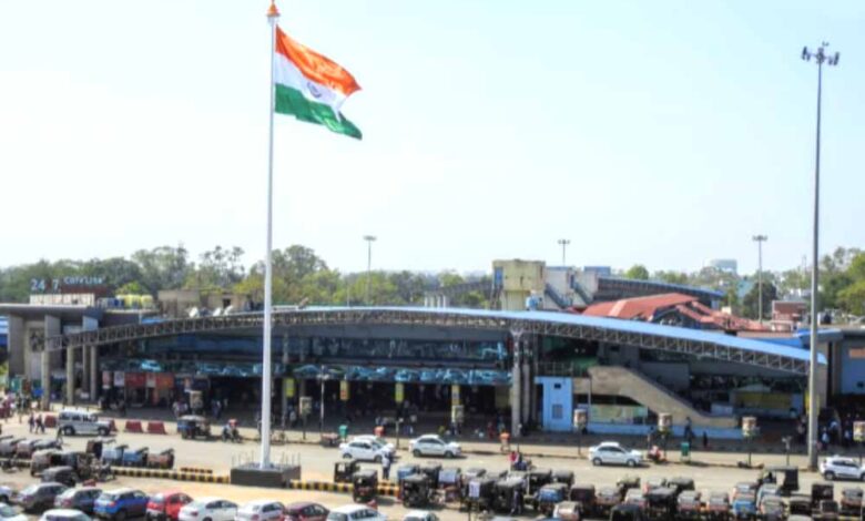 अब रेलवे स्टेशनों पर भी मिलेगा ब्रांडेड शॉपिंग का मज़ा, खुलेंगे Adidas-Nike से लेकर शिल्पकला तक सब मिलेगा