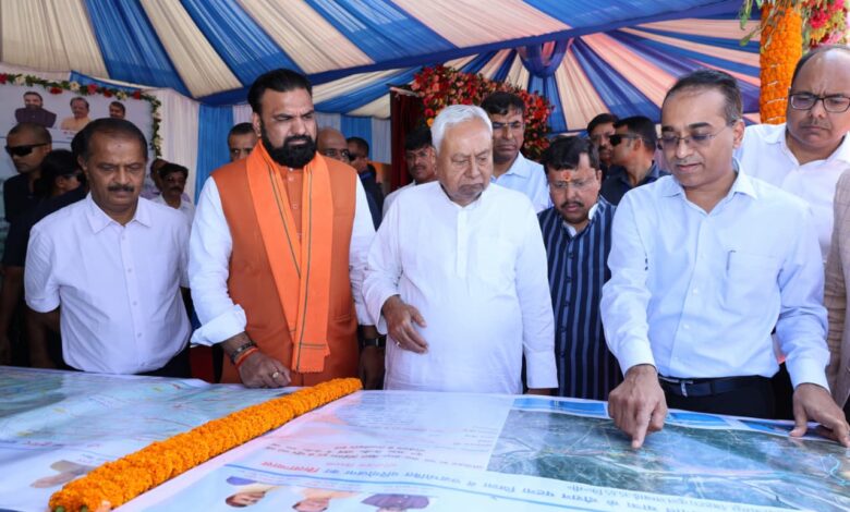 सीएम नीतीश ने बिहार को दी 9400 करोड़ से अधिक की सौगात, जेपी गंगा पथ का कोइलवर तक होगा विस्तार सीएम नीतीश ने बिहार को दी 9400 करोड़ से अधिक की सौगात, जेपी गंगा पथ का कोइलवर तक होगा विस्तार