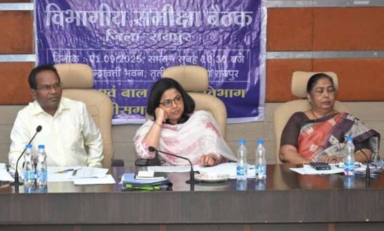 रायपुर : महिलाओं और बच्चों को मिले आंगनबाड़ी की सभी सेवाओं का लाभ : महिला एवं बाल विकास सचिव श्रीमती शम्मी आबिदी रायपुर : महिलाओं और बच्चों को मिले आंगनबाड़ी की सभी सेवाओं का लाभ : महिला एवं बाल विकास सचिव श्रीमती शम्मी आबिदी