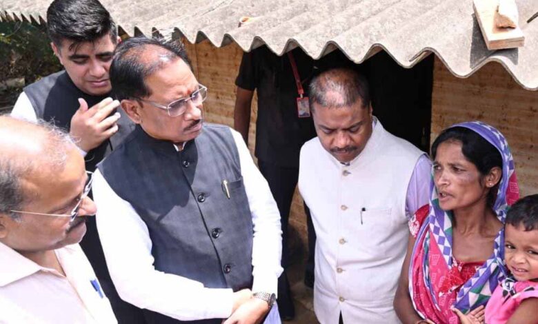रायपुर : प्रशासन की तत्परता: बाढ़ प्रभावितों को मिला राशन रायपुर : प्रशासन की तत्परता: बाढ़ प्रभावितों को मिला राशन