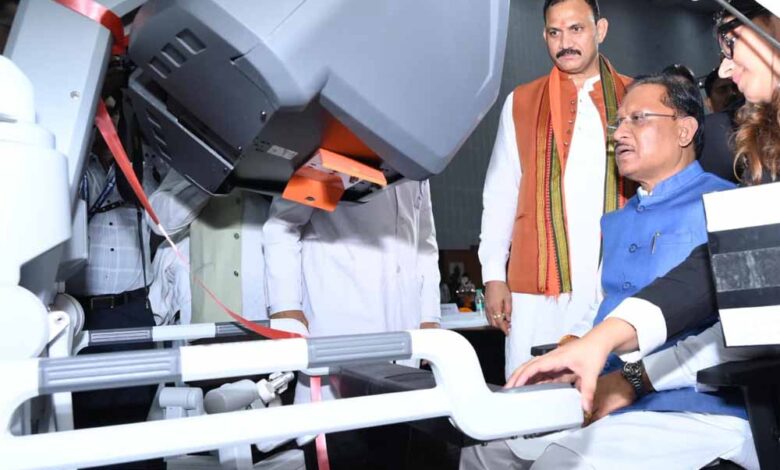 रोबोटिक सर्जरी छत्तीसगढ़ में चिकित्सा सुविधाओं के विकास में एक नया आयाम : मुख्यमंत्री विष्णु देव साय रोबोटिक सर्जरी छत्तीसगढ़ में चिकित्सा सुविधाओं के विकास में एक नया आयाम : मुख्यमंत्री विष्णु देव साय