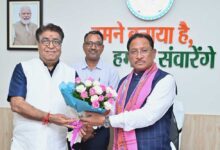रायपुर : मुख्यमंत्री से ट्रिपल आई टी नया रायपुर के निदेशक प्रोफेसर ओमप्रकाश व्यास ने की सौजन्य मुलाकात