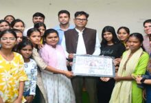 रायपुर : ‘नवगुरुकुल’ में छात्राओं से मिले वित्त मंत्री ओ.पी. चैधरी, आत्मविश्वास और सकारात्मक सोच से आगे बढ़ने की दी प्रेरणा