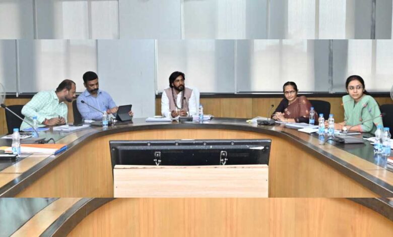 रायपुर : युवाओं को आत्मनिर्भर बनाने के लिए कौशल विकास से जोडे़: मंत्री गुरु खुशवंत साहेब