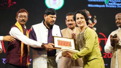 चक्रधर समारोह 2025: सुर-ताल और घुंघरू की सतरंगी छटा, मल्लखंभ दल रहा आकर्षण का केंद्र… चक्रधर समारोह 2025: सुर-ताल और घुंघरू की सतरंगी छटा, मल्लखंभ दल रहा आकर्षण का केंद्र…