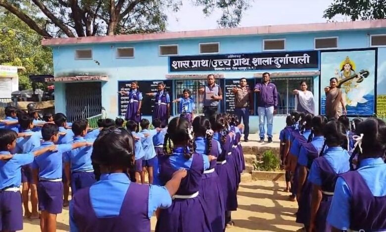 युक्तियुक्तकरण से दूर हुई शिक्षकों की कमी, छात्रों की पढ़ाई में आई निरंतरता…. युक्तियुक्तकरण से दूर हुई शिक्षकों की कमी, छात्रों की पढ़ाई में आई निरंतरता….