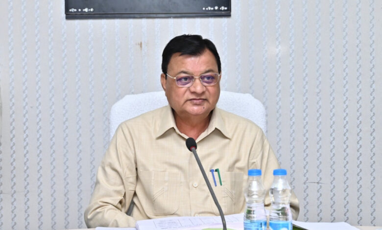 कारखानों में श्रमिकों के नियमित स्वास्थ्य जाँच में नहीं चलेगी मनमानी, श्रम मंत्री देवांगन ने दिए कड़े निर्देश… कारखानों में श्रमिकों के नियमित स्वास्थ्य जाँच में नहीं चलेगी मनमानी, श्रम मंत्री देवांगन ने दिए कड़े निर्देश…
