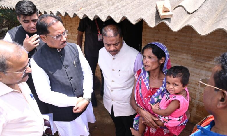 प्रशासन की तत्परता: बाढ़ प्रभावितों को मिला राशन…. प्रशासन की तत्परता: बाढ़ प्रभावितों को मिला राशन….