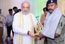 केन्द्रीय गृह मंत्री अमित शाह ने कर्रेगुट्टालु पहाड़ी पर ‘ऑपरेशन ब्लैक फॉरेस्ट’ को सफलतापूर्वक अंजाम देने वाले सीआरपीएफ, छत्तीसगढ़ पुलिस, डीआरजी और कोबरा के जवानों से भेंट की और उन्हें सम्मानित किया….