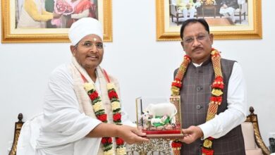 मुख्यमंत्री से पूज्य संत असंग देव जी ने की सौजन्य भेंट….