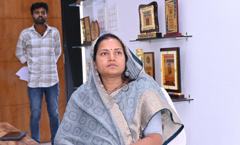 मन की बात से मिली नई ऊर्जा, योजनाओं को घर-घर पहुँचाना प्राथमिकता : मंत्री श्रीमती राजवाड़े…..