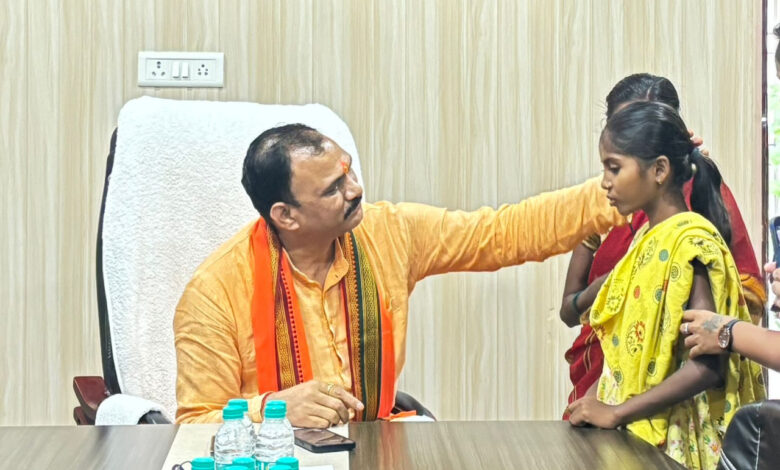 ‘पापा, मैं ठीक हो जाऊंगी ना?’ – दिल की बीमारी से जूझ रही मासूम शांभवी गुरला का सवाल…. ‘पापा, मैं ठीक हो जाऊंगी ना?’ – दिल की बीमारी से जूझ रही मासूम शांभवी गुरला का सवाल….