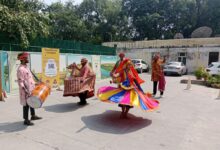 विश्व पर्यटन दिवस, राजस्थान पर्यटक स्वागत केन्द्र ने बीकानेर हाउस में आए पर्यटकों का किया अभिनंदन