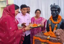 शहीद वीरनारायण सिंह के बलिदान आने वाली पीढ़ियों को सदैव प्रेरित करता रहेगा- मंत्री टंक राम वर्मा….