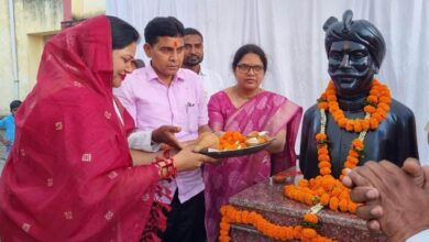 शहीद वीरनारायण सिंह के बलिदान आने वाली पीढ़ियों को सदैव प्रेरित करता रहेगा- मंत्री टंक राम वर्मा….