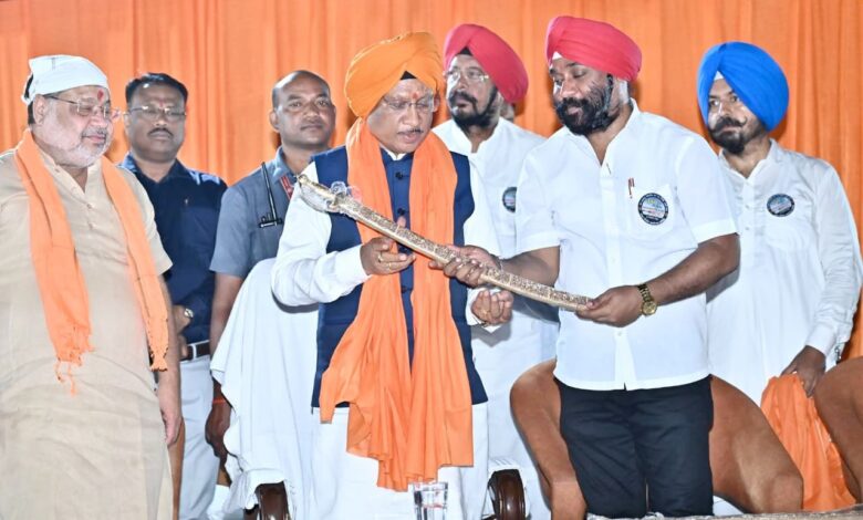 गुरु श्री तेगबहादुर सिंह जी ने धर्म की रक्षा के लिए दी अपनी शहादत : मुख्यमंत्री विष्णुदेव साय…. गुरु श्री तेगबहादुर सिंह जी ने धर्म की रक्षा के लिए दी अपनी शहादत : मुख्यमंत्री विष्णुदेव साय….