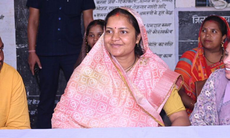 महिला एवं बाल विकास मंत्री श्रीमती राजवाड़े संबलपुर में करमा तिहार उत्सव में शामिल हुईं…. महिला एवं बाल विकास मंत्री श्रीमती राजवाड़े संबलपुर में करमा तिहार उत्सव में शामिल हुईं….