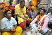 विधानसभा अध्यक्ष वासुदेव देवनानी एवं पीएचईडी मंत्री कन्हैयालाल ने शक्तिपीठ मां त्रिपुरा सुंदरी में की पूजा-अर्चना, खुशहाली एवं समृद्धि की कामना की