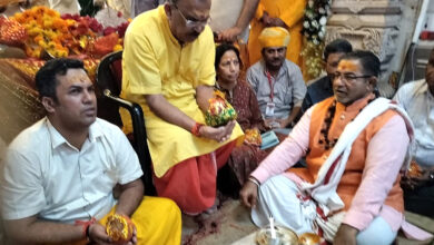 विधानसभा अध्यक्ष वासुदेव देवनानी एवं पीएचईडी मंत्री कन्हैयालाल ने शक्तिपीठ मां त्रिपुरा सुंदरी में की पूजा-अर्चना, खुशहाली एवं समृद्धि की कामना की