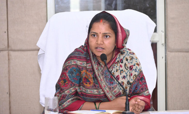 मंत्री लक्ष्मी राजवाड़े ने ली विभागीय समीक्षा बैठक…. मंत्री लक्ष्मी राजवाड़े ने ली विभागीय समीक्षा बैठक….