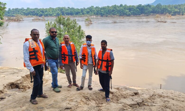 बस्तर संभाग के दूरस्थ क्षेत्र अबूझमाड़ से लगे ग्राम कोंडे तक पहुँची स्वास्थ्य सेवाएँ…. बस्तर संभाग के दूरस्थ क्षेत्र अबूझमाड़ से लगे ग्राम कोंडे तक पहुँची स्वास्थ्य सेवाएँ….