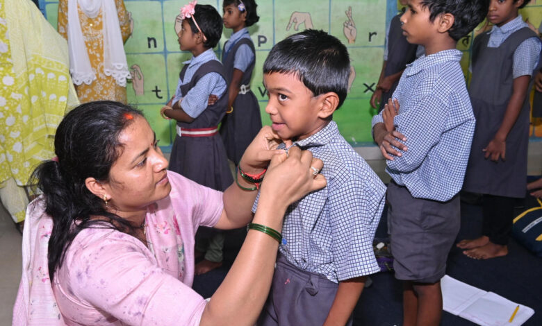 मंत्री श्रीमती राजवाड़े ने दिव्यांग बच्चों से की आत्मीय मुलाकात…