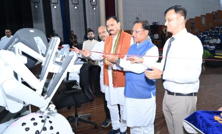 रोबोटिक सर्जरी छत्तीसगढ़ में चिकित्सा सुविधाओं के विकास में एक नया आयाम : मुख्यमंत्री विष्णु देव साय… रोबोटिक सर्जरी छत्तीसगढ़ में चिकित्सा सुविधाओं के विकास में एक नया आयाम : मुख्यमंत्री विष्णु देव साय…