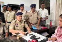 चलती ट्रेन में ITBP जवानों की सर्विस रिवॉल्वर चोरी, GRP ने दबोचा शातिर चोर