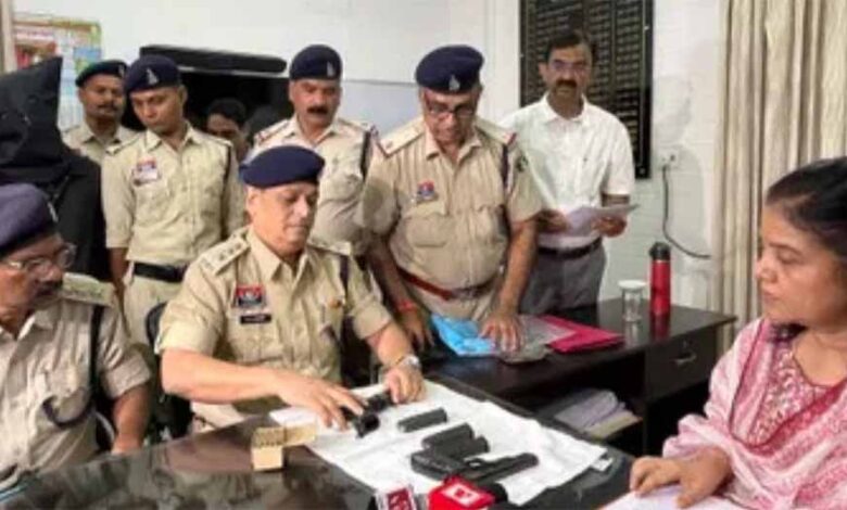 चलती ट्रेन में ITBP जवानों की सर्विस रिवॉल्वर चोरी, GRP ने दबोचा शातिर चोर