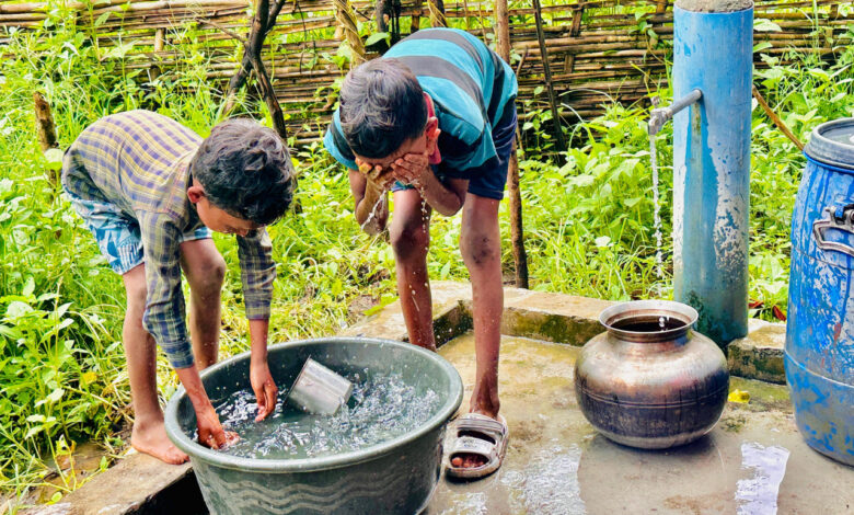 नियद नेल्लानार: नक्सल प्रभावित अचकट गांव में हर घर पहुंचा पीने का शुद्ध पानी….