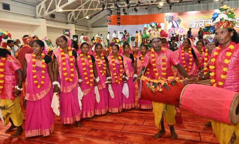 संस्कृति एवं परंपरा को जीवंत बनाए रखना न केवल हमारी जिम्मेदारी बल्कि नैतिक कर्तव्य भी: मुख्यमंत्री साय संस्कृति एवं परंपरा को जीवंत बनाए रखना न केवल हमारी जिम्मेदारी बल्कि नैतिक कर्तव्य भी: मुख्यमंत्री साय
