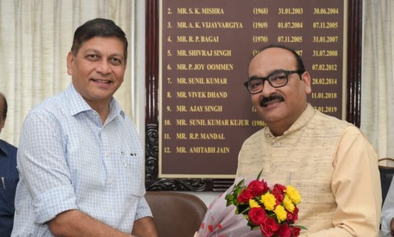 ’छत्तीसगढ़ के नवनियुक्त मुख्य सचिव विकासशील ने कार्यभार संभाला’….