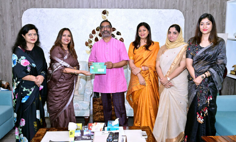 मुख्यमंत्री हेमन्त सोरेन से आईएएस ऑफिसर्स वाइव्स एसोसिएशन की शिष्टाचार मुलाकात
