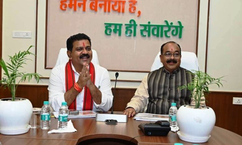 करसाय ता बस्तर बरसाय ता बस्तर : उप मुख्यमंत्री द्वय अरुण साव और विजय शर्मा ने बस्तर ओलंपिक की तैयारियों की समीक्षा की….. करसाय ता बस्तर बरसाय ता बस्तर : उप मुख्यमंत्री द्वय अरुण साव और विजय शर्मा ने बस्तर ओलंपिक की तैयारियों की समीक्षा की…..