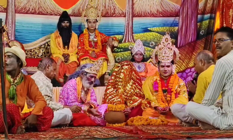 बरेली में 458वीं ऐतिहासिक रामलीला का भव्य मंचन, अयोध्या के कलाकारों ने जीवंत किया रामकथा