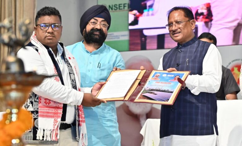 प्रदेश में सौर ऊर्जा के उपभोक्ता ऊर्जा उत्पादक के साथ-साथ बन रहे हैं ऊर्जा दाता : मुख्यमंत्री साय… प्रदेश में सौर ऊर्जा के उपभोक्ता ऊर्जा उत्पादक के साथ-साथ बन रहे हैं ऊर्जा दाता : मुख्यमंत्री साय…