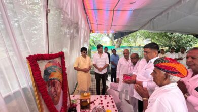पर्यावरण राज्य मंत्री संजय शर्मा ने प्रतापगढ़ पहुंचकर पूर्व मंत्री नंदलाल मीणा के निधन पर संवेदना व्यक्त कर, दी पुष्पांजलि