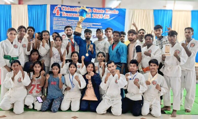 राज्य स्तरीय कूड़ो प्रतियोगिता में खिलाड़ियों को मिला स्वर्ण पदक…..