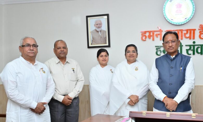 मुख्यमंत्री विष्णु देव साय से प्रजापिता ब्रह्माकुमारी ईश्वरीय विश्वविद्यालय के प्रतिनिधि मण्डल की सौजन्य मुलाकात….
