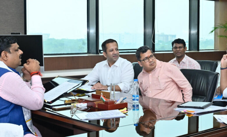 पुस्तकों की छपाई से लेकर परिवहन तक एक ही टेंडर के माध्यम हो: शिक्षा मंत्री गजेंद्र यादव… पुस्तकों की छपाई से लेकर परिवहन तक एक ही टेंडर के माध्यम हो: शिक्षा मंत्री गजेंद्र यादव…