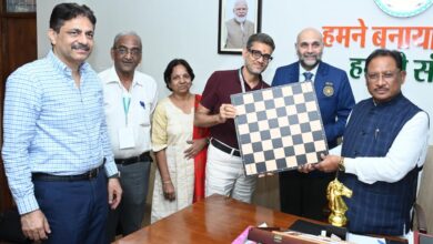 मुख्यमंत्री विष्णु देव साय से ग्रैंडमास्टर प्रवीण महादेव थिप्से ने की सौजन्य भेंट….