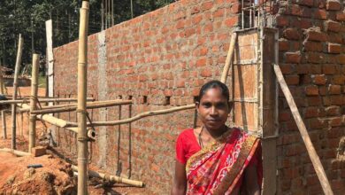 मिट्टी की झोपड़ी से पक्के घर तक : सन्ना गांव की महंती बेक की कहानी मिट्टी की झोपड़ी से पक्के घर तक : सन्ना गांव की महंती बेक की कहानी