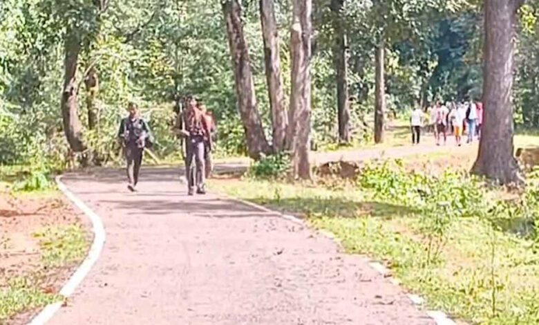 अंतागढ़ में 20 नक्सली सक्रियता छोड़ कर आत्मसमर्पण के लिए आगे आए अंतागढ़ में 20 नक्सली सक्रियता छोड़ कर आत्मसमर्पण के लिए आगे आए
