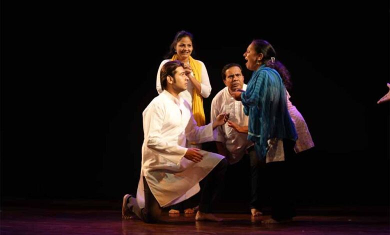 उनके हिस्से का प्रेम में रिश्तों की विडंबना तो गरीबनवाज में दिखा उद्यमी का संघर्ष उनके हिस्से का प्रेम में रिश्तों की विडंबना तो गरीबनवाज में दिखा उद्यमी का संघर्ष