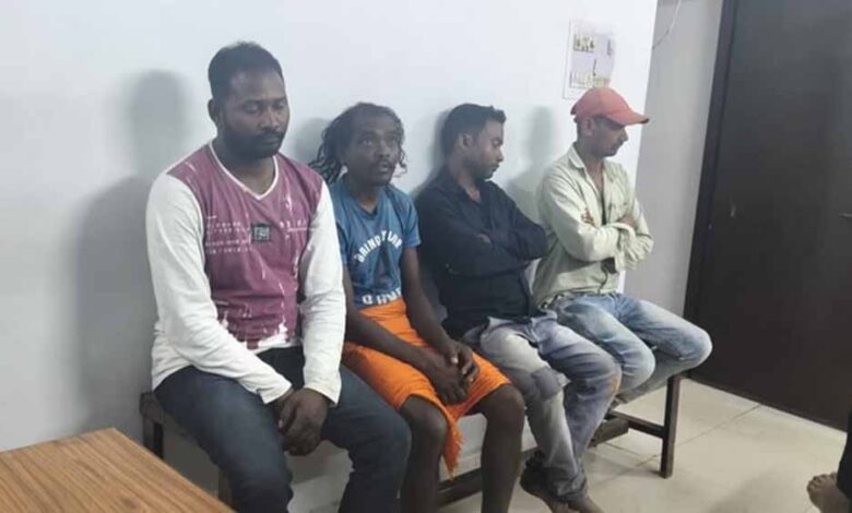 कोरबा में गोवंश तस्करी का पर्दाफाश: आरोपी गिरफ्तार, सात बैल बरामद कोरबा में गोवंश तस्करी का पर्दाफाश: आरोपी गिरफ्तार, सात बैल बरामद