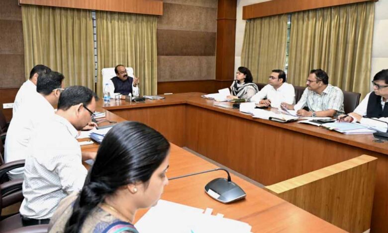 उप मुख्यमंत्री अरुण साव ने नगरीय प्रशासन विभाग के कार्यों की समीक्षा की उप मुख्यमंत्री अरुण साव ने नगरीय प्रशासन विभाग के कार्यों की समीक्षा की