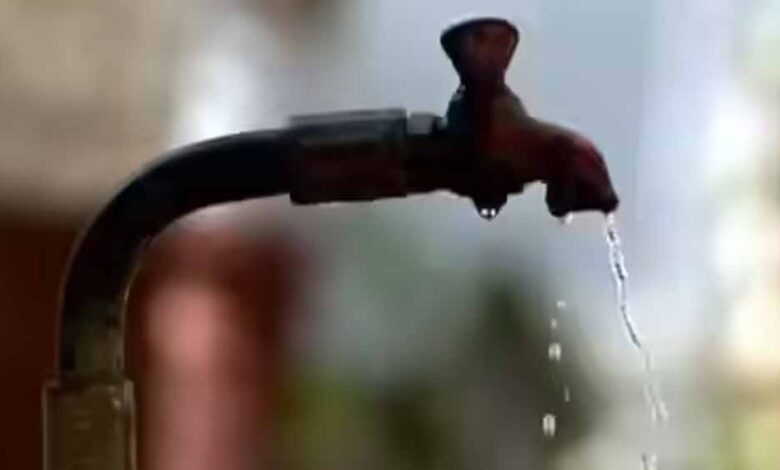 रायपुरवासियों के लिए मुश्किल शाम: 42 टंकियों से पानी सप्लाई ठप, 6 घंटे का शटडाउन रायपुरवासियों के लिए मुश्किल शाम: 42 टंकियों से पानी सप्लाई ठप, 6 घंटे का शटडाउन