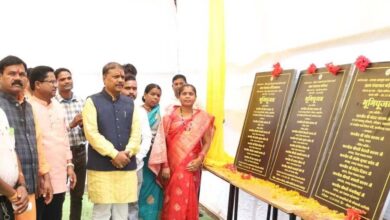 रायपुर : वनमंत्री ने 48 लाख रुपए से अधिक के विकास कार्यों का किया भूमिपूजन रायपुर : वनमंत्री ने 48 लाख रुपए से अधिक के विकास कार्यों का किया भूमिपूजन