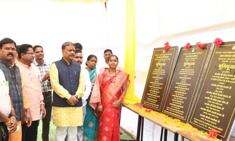 रायपुर : वनमंत्री ने 48 लाख रुपए से अधिक के विकास कार्यों का किया भूमिपूजन